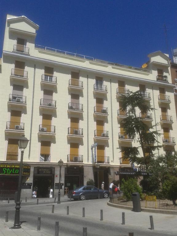 ホテル オスタル トリアナ マドリード エクステリア 写真